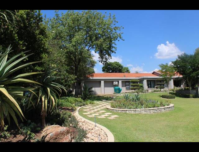 FARM FOR SALE IN KYALAMI AH